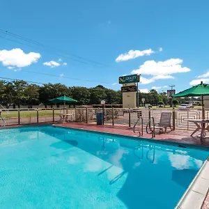 https://quality-inn-little-creek.hotels-in-virginia-beach.com